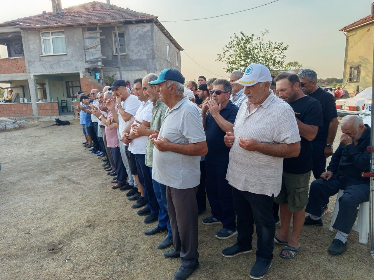 Karasu’daki Kazada Ölen Kadın Ve Eşi Bir Gün Arayla Defnedildi - Sayfa 1
