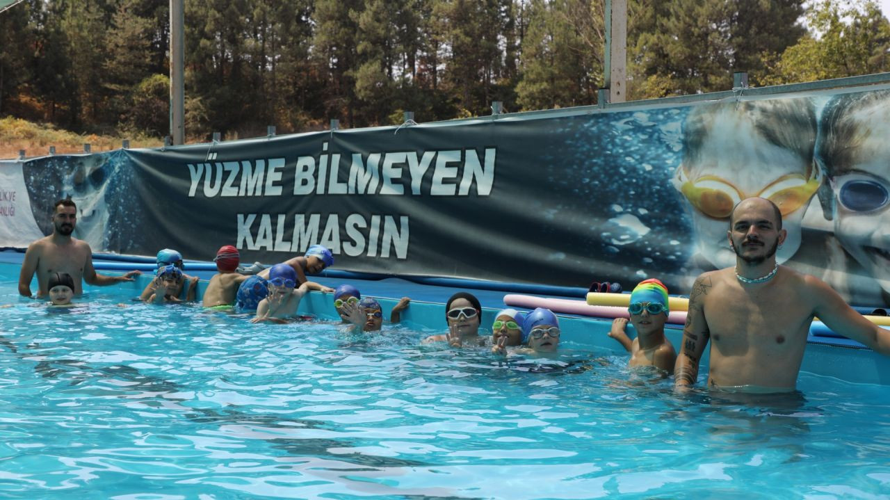 Ferizli’de Çocuklar Yüzme Öğreniyor - Sayfa 1