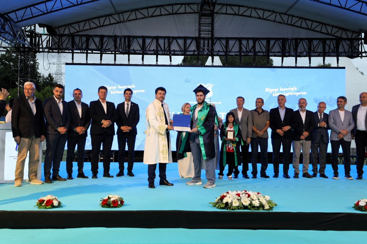 SUBÜ 3.263 Öğrencisini Coşkulu Törenle Mezun Etti - Sayfa 3