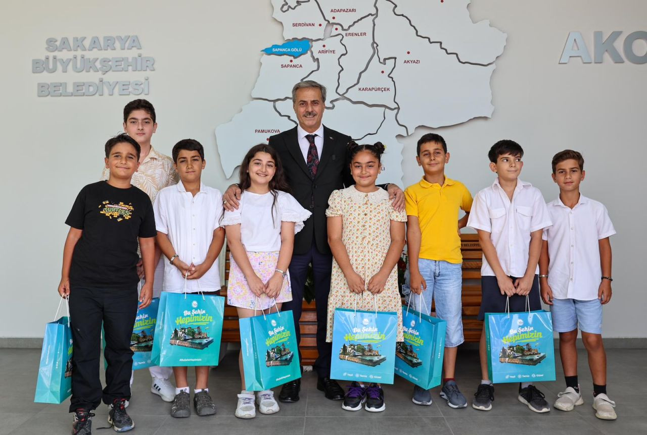 Gazze İçin Satış Yapan Minikler Başkan Alemdar’ın Misafiri Oldu - Sayfa 1