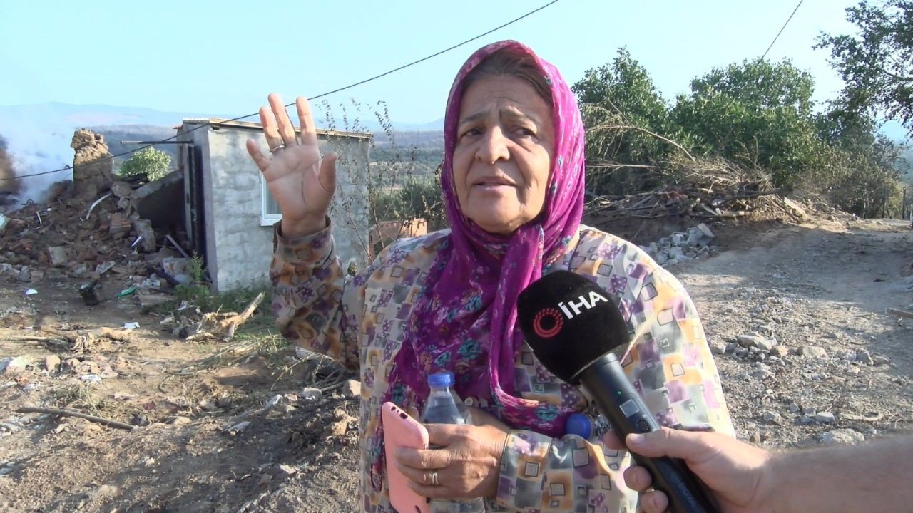 “Bir Canım, Bir Kimliğim, Bir de Telefonum Kaldı” - Sayfa 2