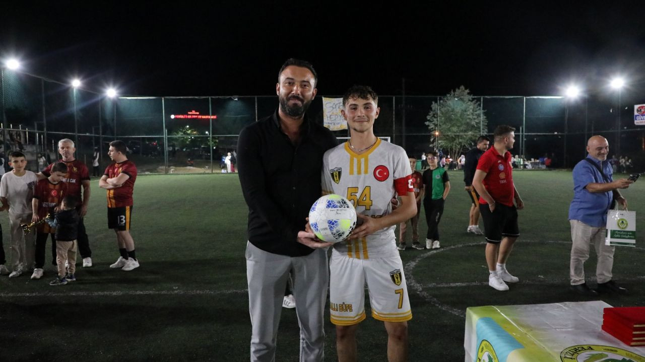 Ferizli’de 15 Temmuz Futbol Turnuvası Muhteşem Atmosferde Sona Erdi - Sayfa 8