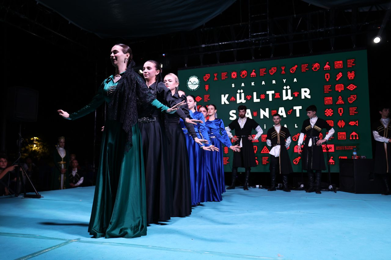 Sakarya'da Farklı Kültürlerle Şölen Gibi Bir Gece - Sayfa 2