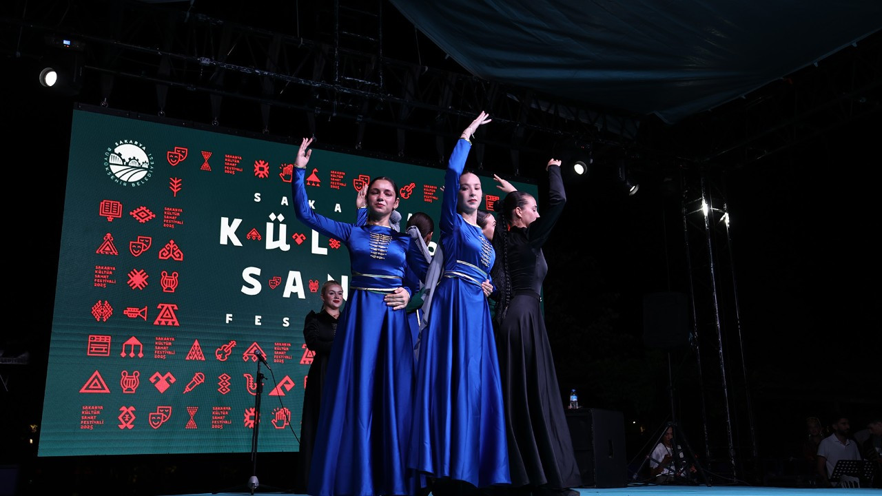 Sakarya'da Farklı Kültürlerle Şölen Gibi Bir Gece