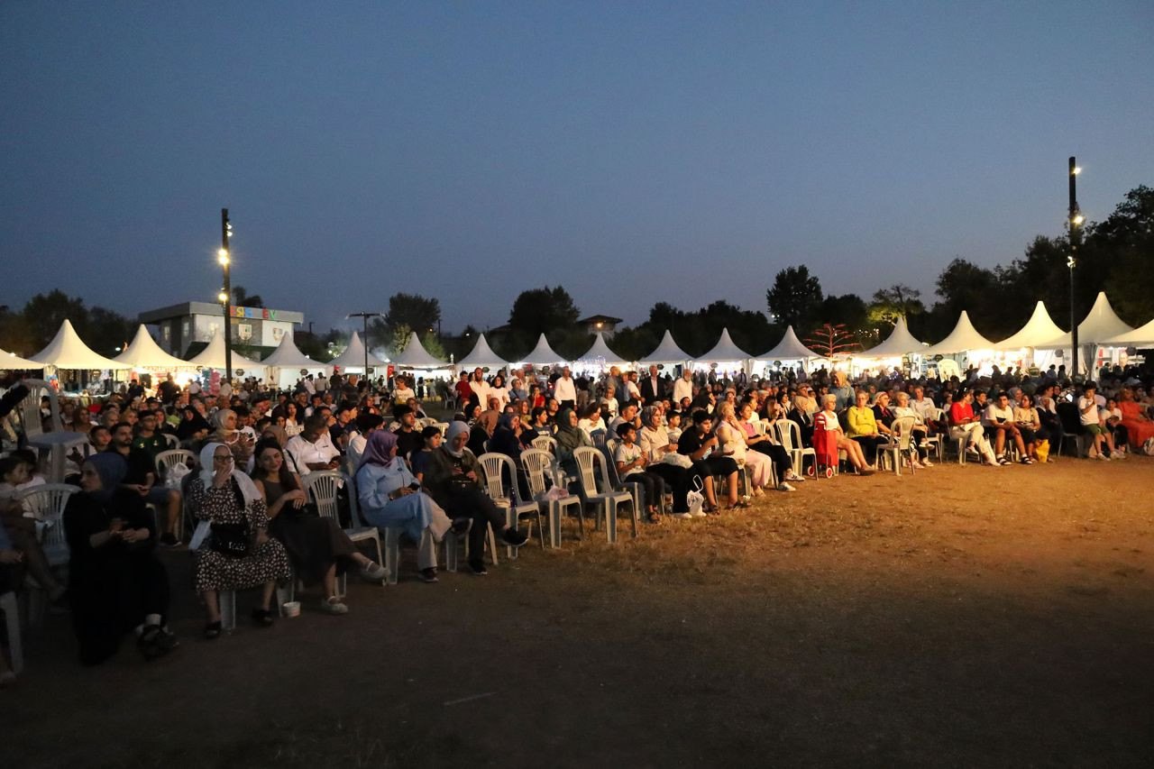 Doğu Ve Güneydoğu Anadolu’nun Zengin Kültürü Sakaryalılar İle Buluştu - Sayfa 1