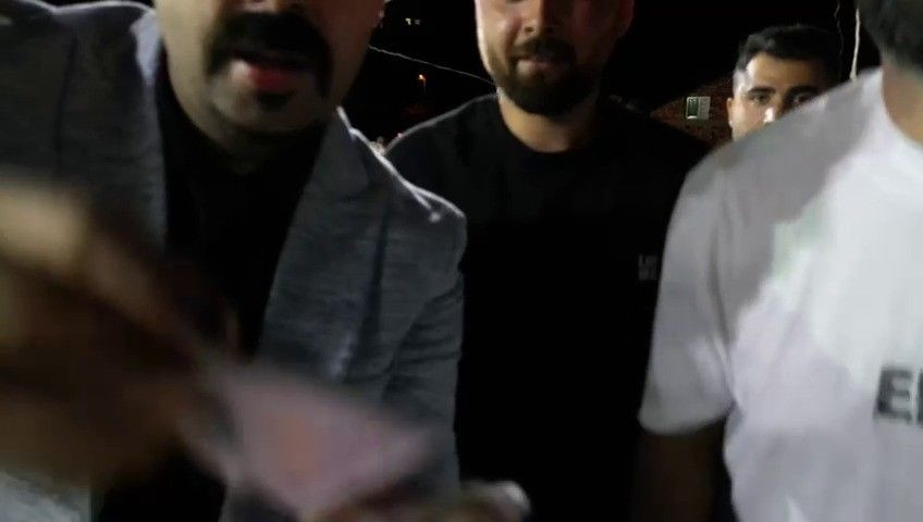 Düğünde Drona Para Takmak İsterken Halayın Üzerine Düşürdü - Sayfa 4