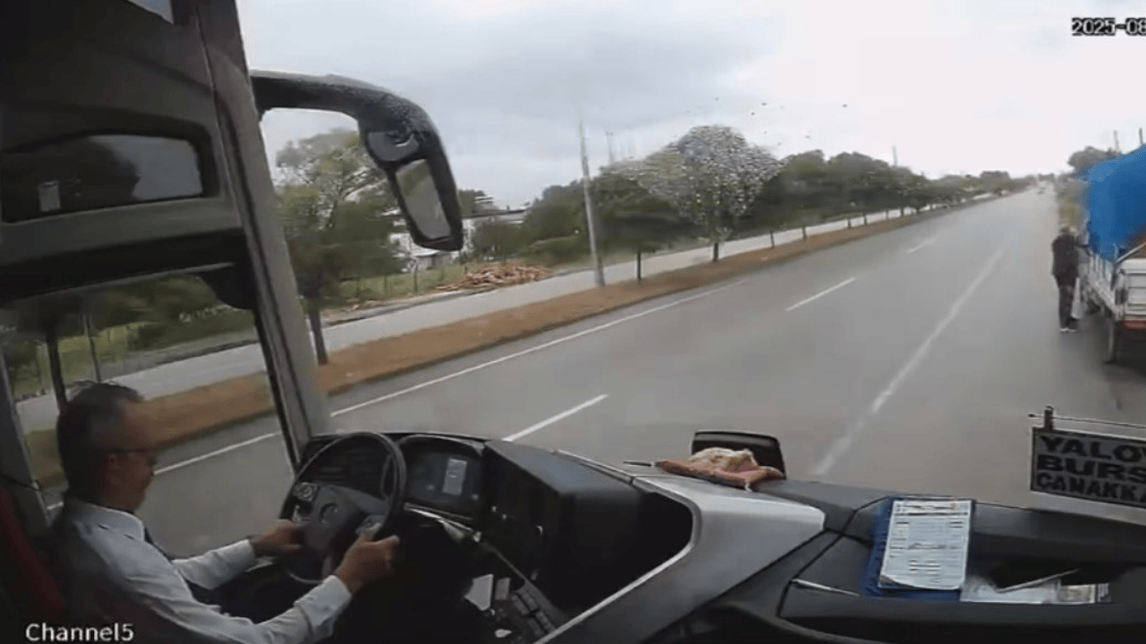 2 Kişinin Öldüğü Otobüs Kazasının Dehşet Görüntüleri Ortaya Çıktı