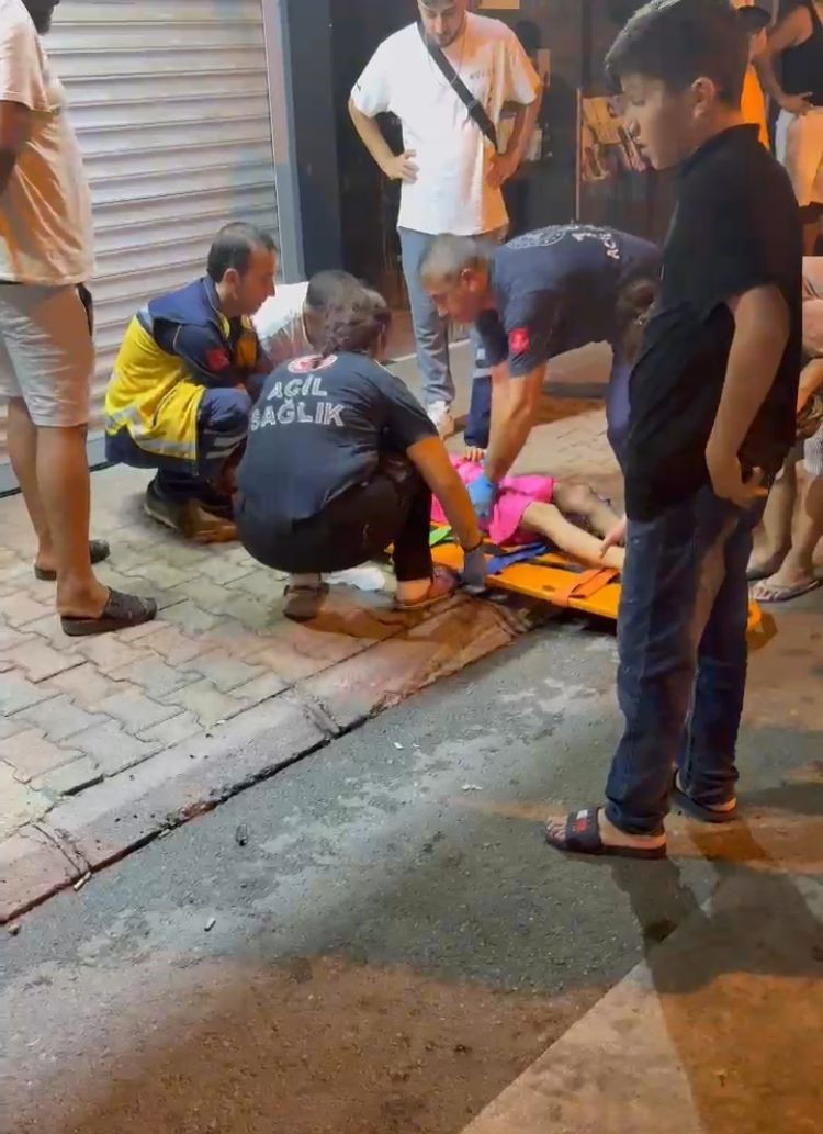 Mersin’de Anne ve Kızına Otomobil Çarptı - Sayfa 3