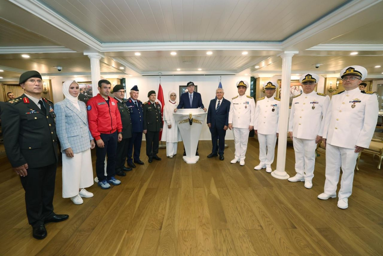 Erdoğan, TEKNOFEST Mavi Vatan’da Savarona Yatını Ziyaret Etti - Sayfa 1