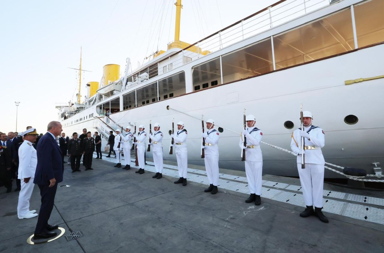 Erdoğan, TEKNOFEST Mavi Vatan’da Savarona Yatını Ziyaret Etti - Sayfa 2