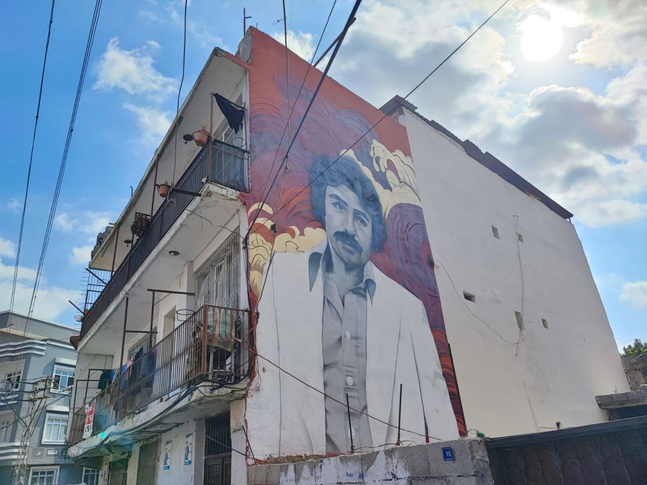 Ferdi Tayfur ve Müslüm Gürses Büyüdükleri Mahalleye Resmedildi - Sayfa 1