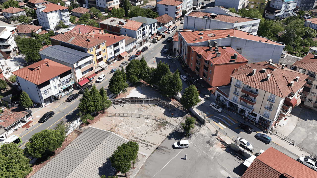 Ferizli’de Trafik Güvenliği İçin Yeni Kavşak Projesi Başlatıldı - Sayfa 6