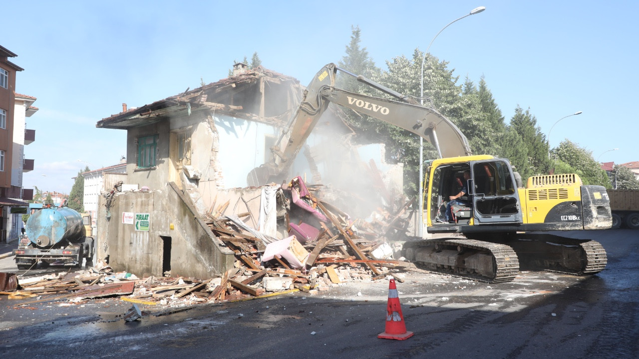 Ferizli’de Trafik Güvenliği İçin Yeni Kavşak Projesi Başlatıldı