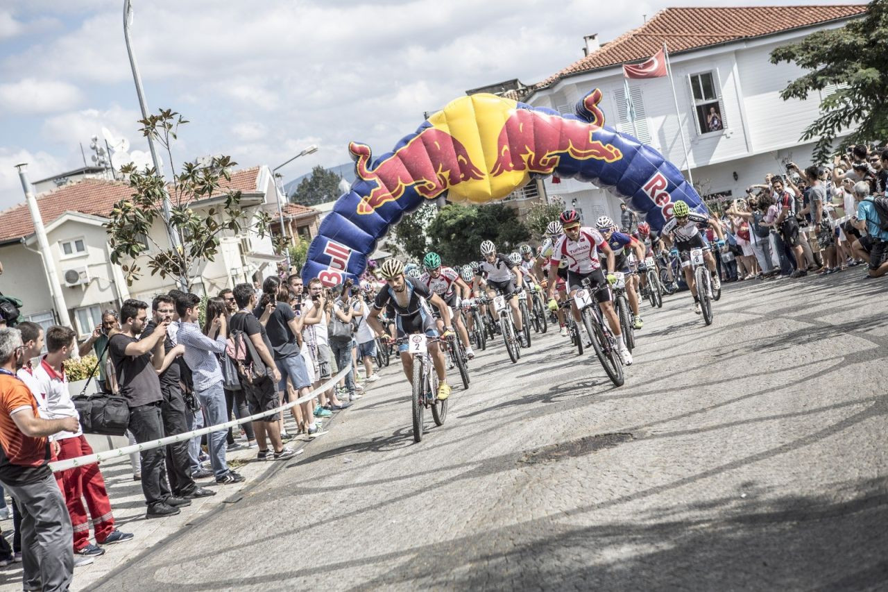 Adalarda Nefes Kesen Bisiklet Yarışı: "Red Bull Geç Kalma" 5 Ekim'de! - Sayfa 1
