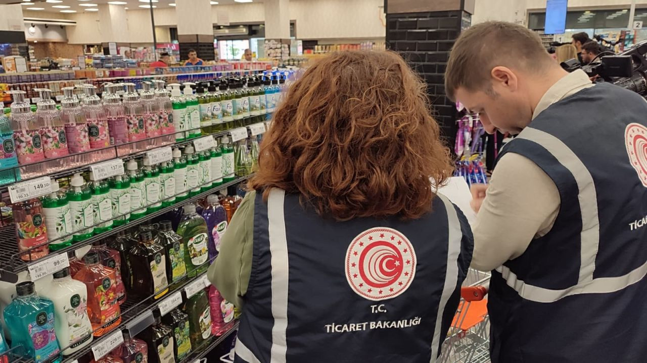 Ticaret Bakanlığı’ndan Ülke Genelinde Gıda ve Market Denetimleri - Sayfa 1