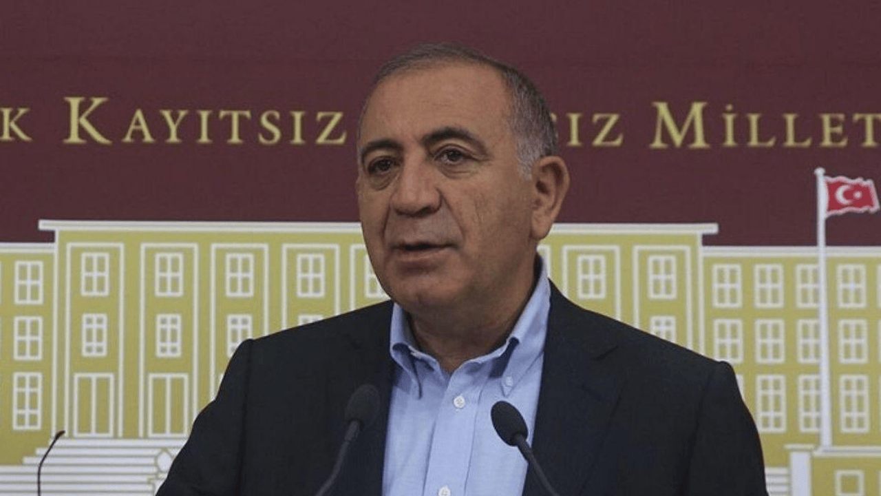 Kayyum Gürsel Tekin: “Baba Evimizde Olacağız, Herkesi Çatlatacağız”