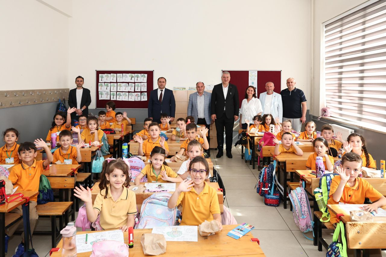 Minik Öğrenciler Döneme Meyve İkramı İle Başladı - Sayfa 3