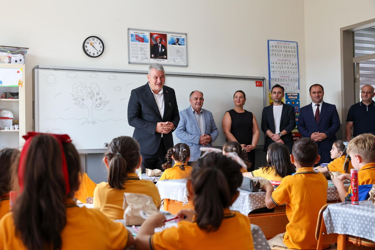 Minik Öğrenciler Döneme Meyve İkramı İle Başladı - Sayfa 4