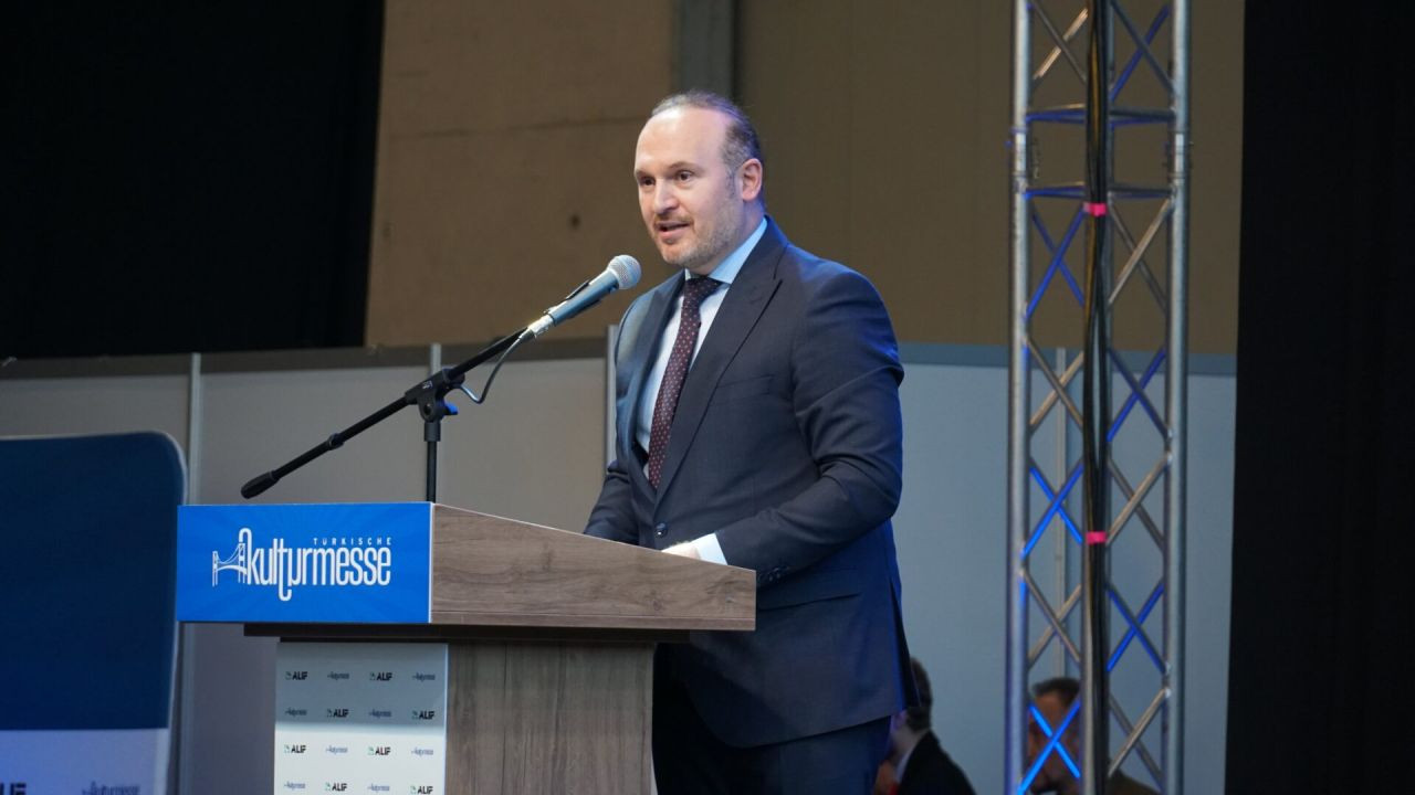 Avusturya’da 14 Yaş Altı Öğrencilere Başörtüsü Yasağı - Sayfa 1