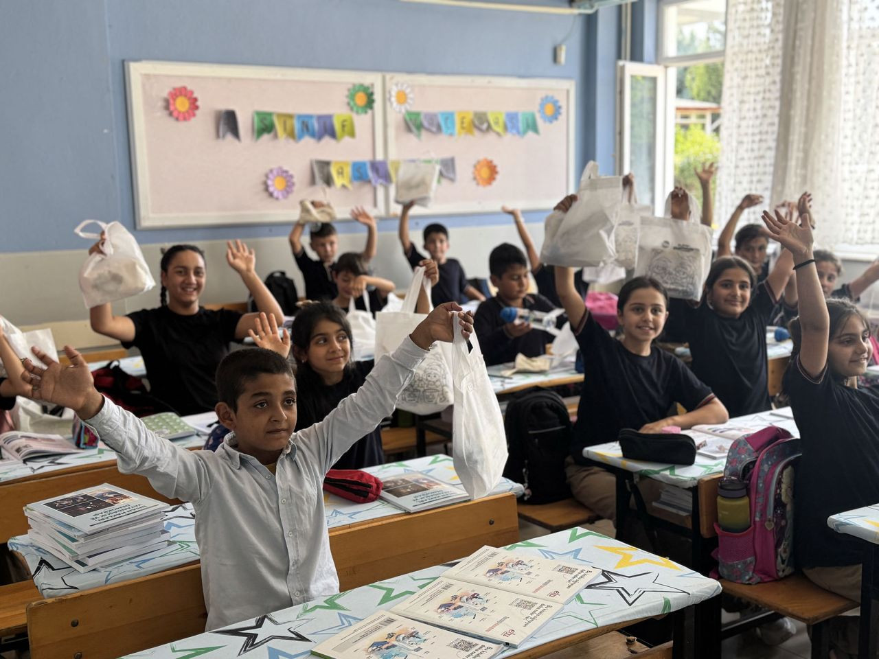 Büyükşehir Okulun İlk Haftasında Minikleri Yalnız Bırakmadı - Sayfa 3