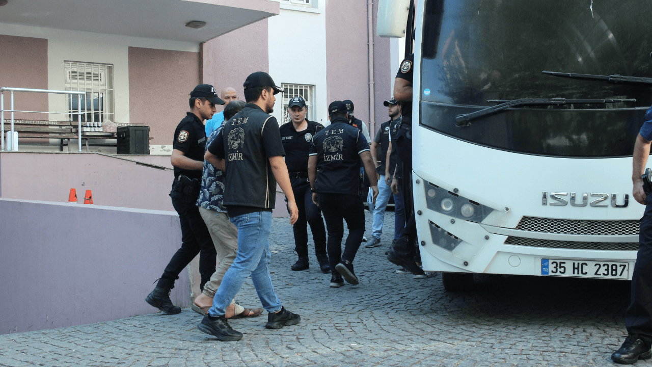 İzmir’deki Saldırıya Dair Yeni Detaylar: Eylemi Bilerek Planlamış - Sayfa 3