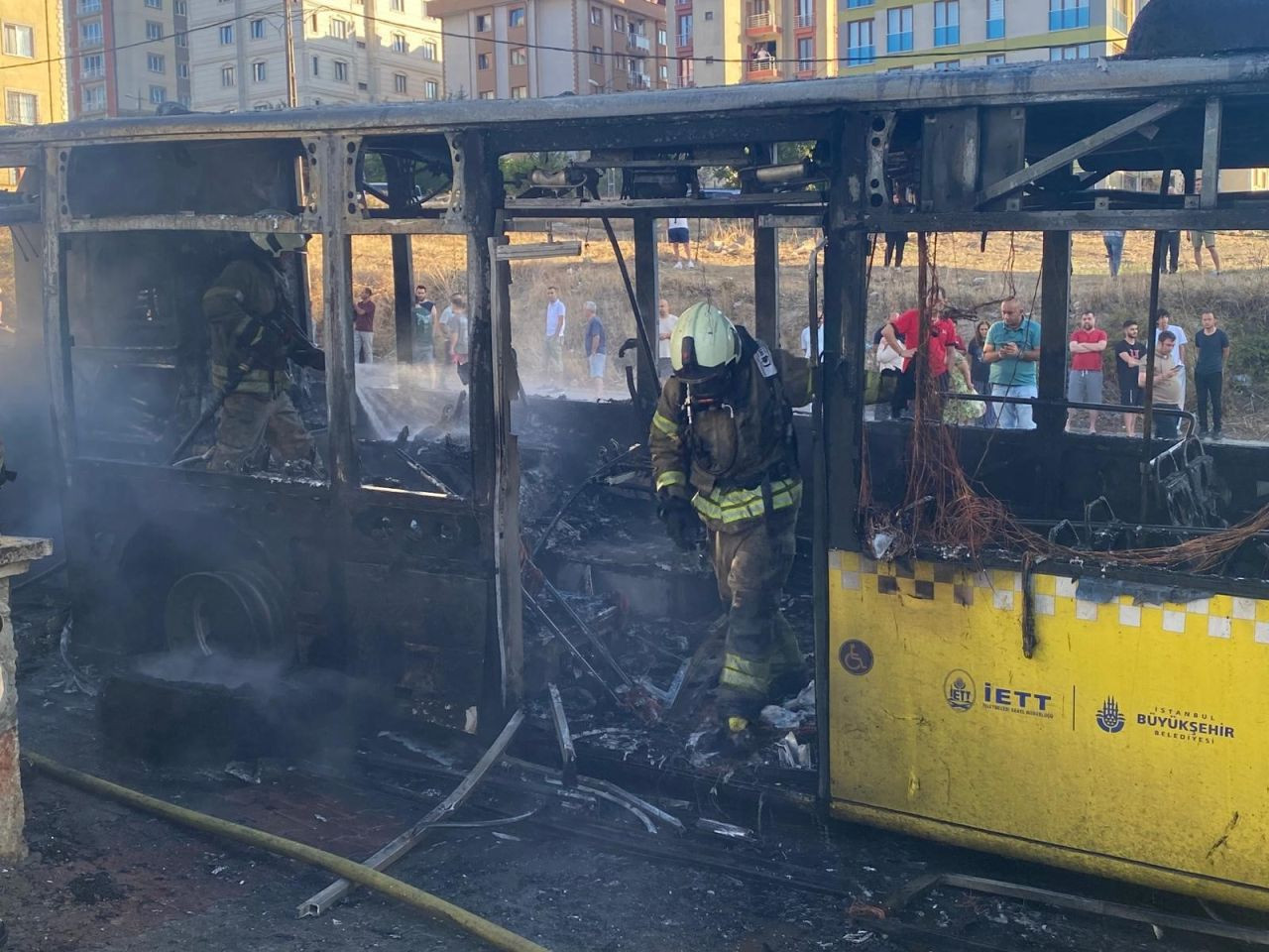 Ümraniye’de İETT Otobüsü Alev Aldı - Sayfa 3