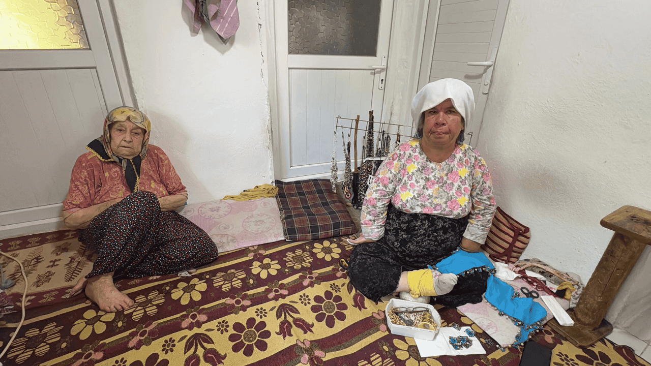 88 Yaşındaki Anne, Engelli Kızına 30 Yıldır Tek Başına Bakıyor - Sayfa 1