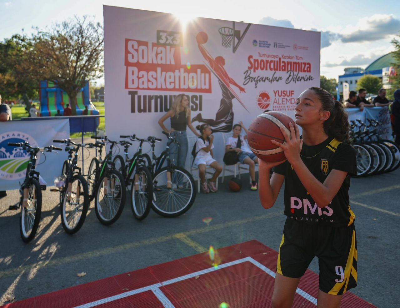 Sokakta Basketbol Şöleni: Tribünler Doldu, Heyecan Zirve Yaptı - Sayfa 1