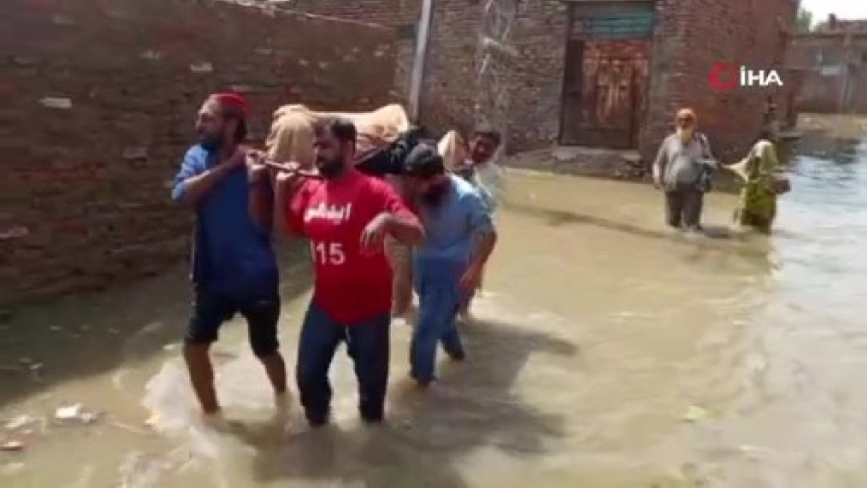 Pakistan'da Muson Felaketi: Can Kaybı 985’e Yükseldi - Sayfa 1