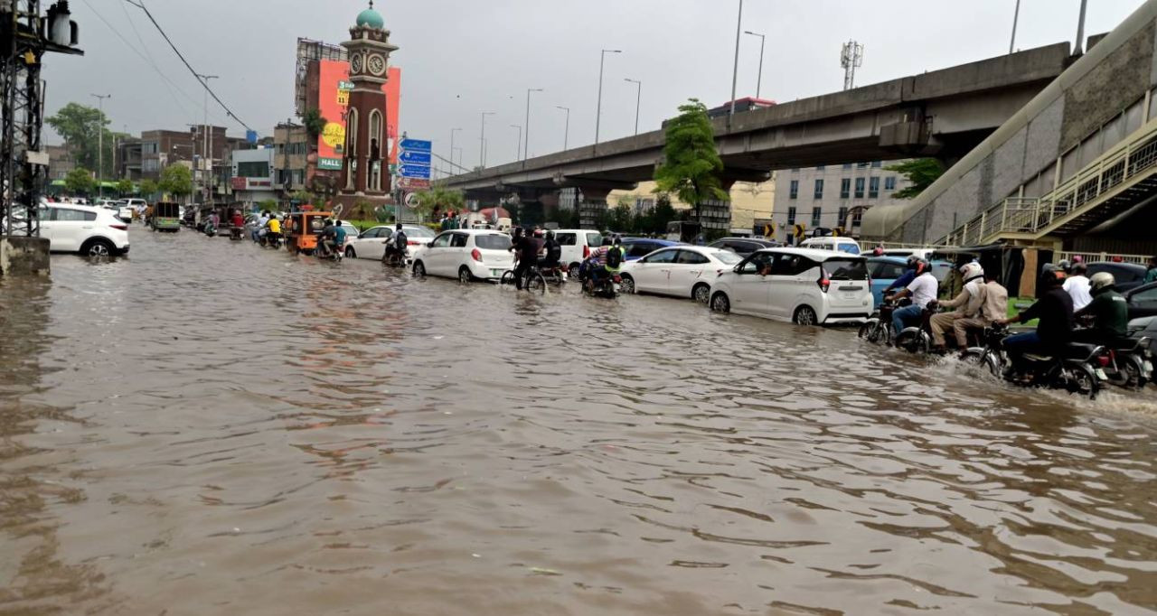 Pakistan'da Muson Felaketi: Can Kaybı 985’e Yükseldi - Sayfa 3