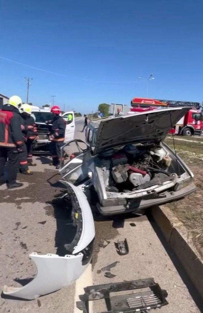 Belediye Aracı ile Otomobil Çarpıştı - Sayfa 3