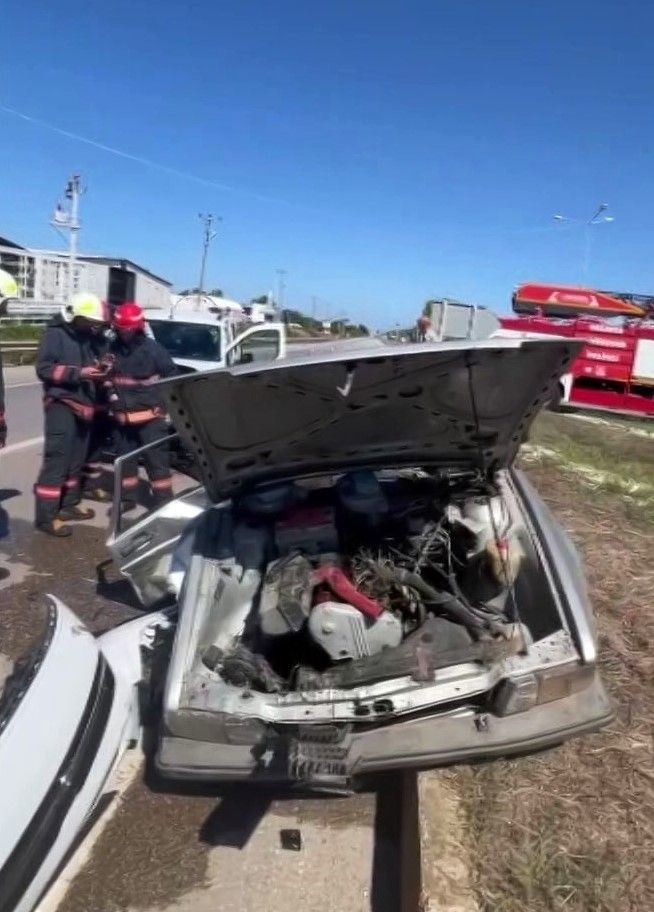 Belediye Aracı ile Otomobil Çarpıştı - Sayfa 4