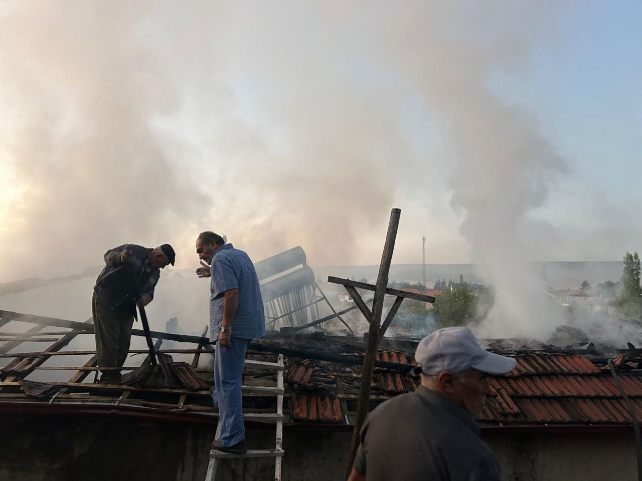 Alaca’da Müstakil Ev Alevlere Teslim Oldu! - Sayfa 1
