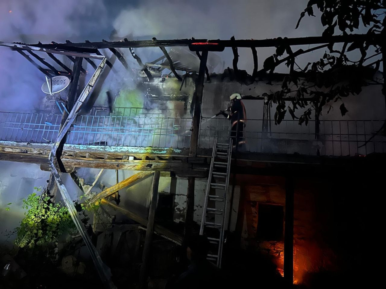 Alaca’da Müstakil Ev Alevlere Teslim Oldu! - Sayfa 2