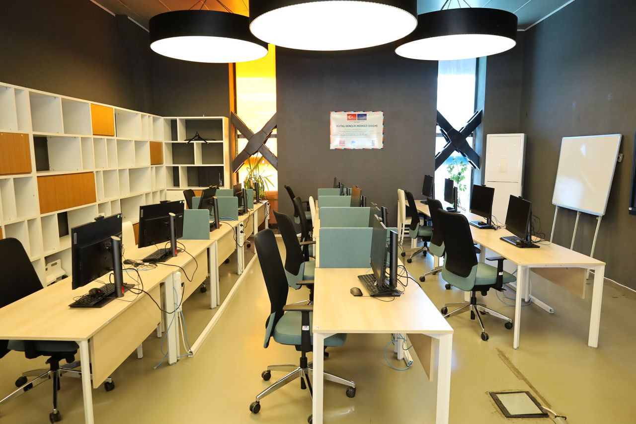 Dijital Gençlik Merkezi Kapılarını Açtı, Kayıtlar Başladı - Sayfa 4