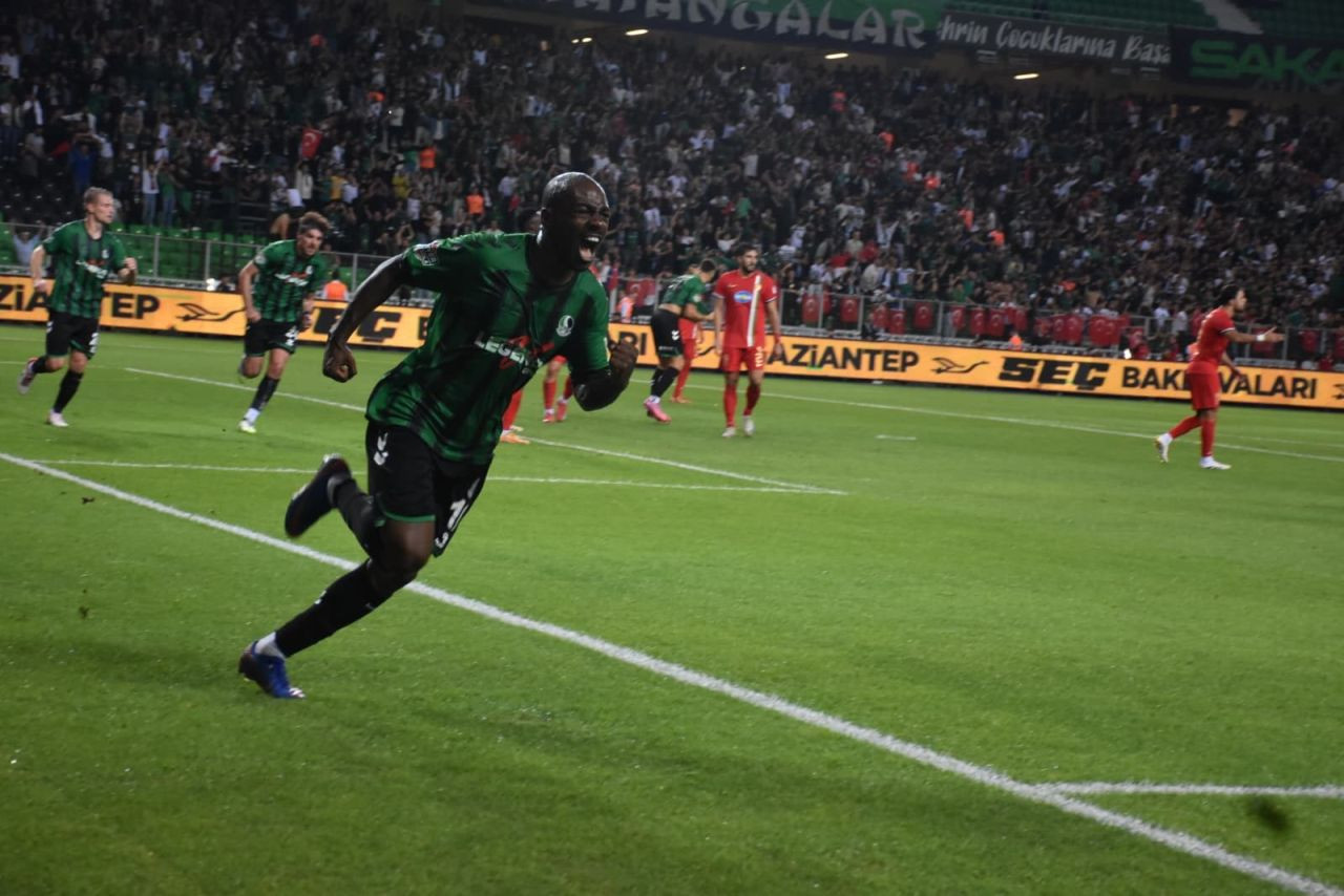 Sakaryaspor’dan Altın Geri Dönüş! - Sayfa 9