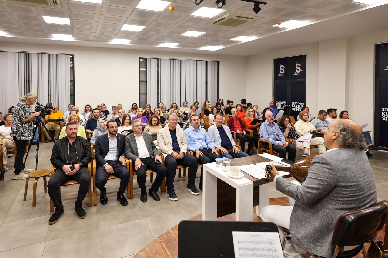 Serdivan Belediyesi Türk Sanat Müziği Korosu'nda Güz Dönemi Coşkusu - Sayfa 1