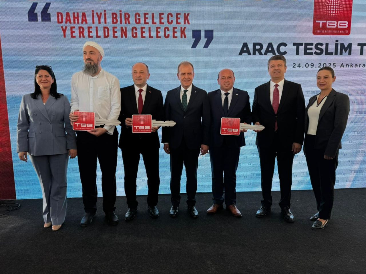 Ferizli Belediyesi'ne TBB'den Araç Desteği - Sayfa 1