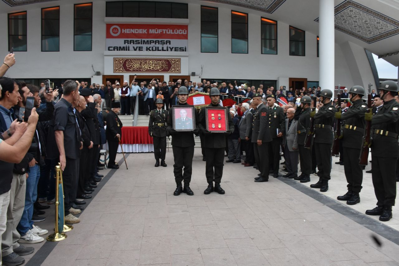 Eski Jandarma Genel Komutanı Rasim Betir Son Yolculuğuna Uğurlandı - Sayfa 2