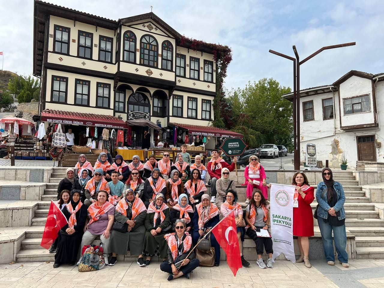 Büyükşehirle Takvimin Geriye Aktığı Unutulmaz Bir Geziye Çıktılar - Sayfa 1