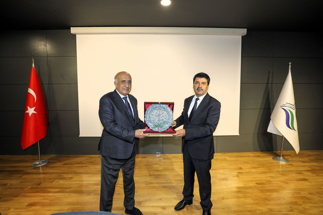 Hendek MYO’da ilk dersi rektör ve OSB başkanı verdi - Sayfa 4