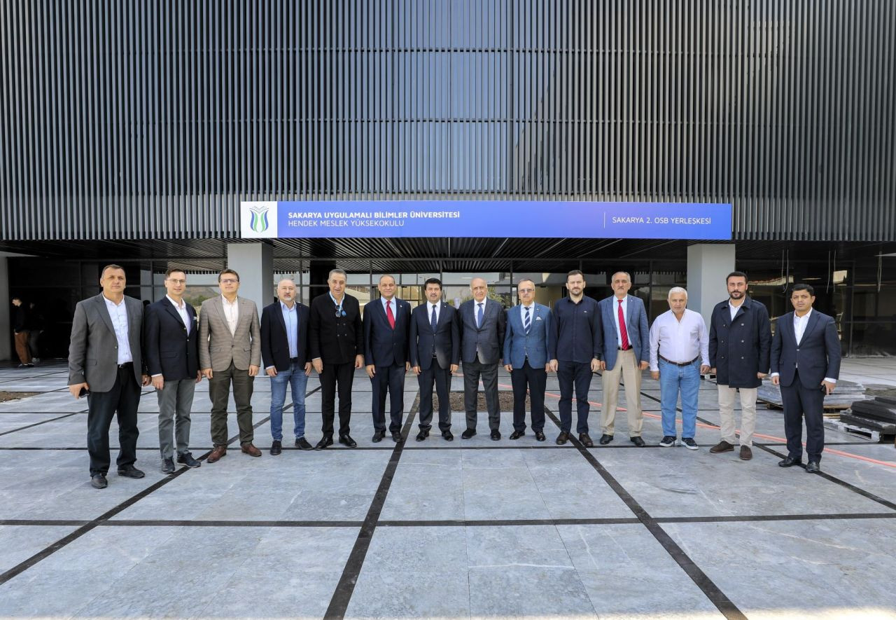 Hendek MYO’da ilk dersi rektör ve OSB başkanı verdi - Sayfa 1