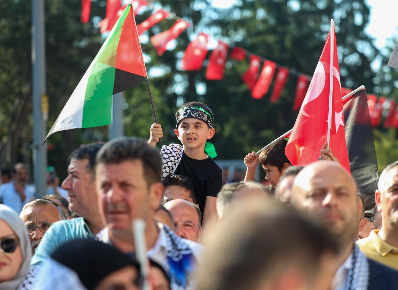 “Kalbi Gazze ile atan herkesi bekliyoruz” - Sayfa 2