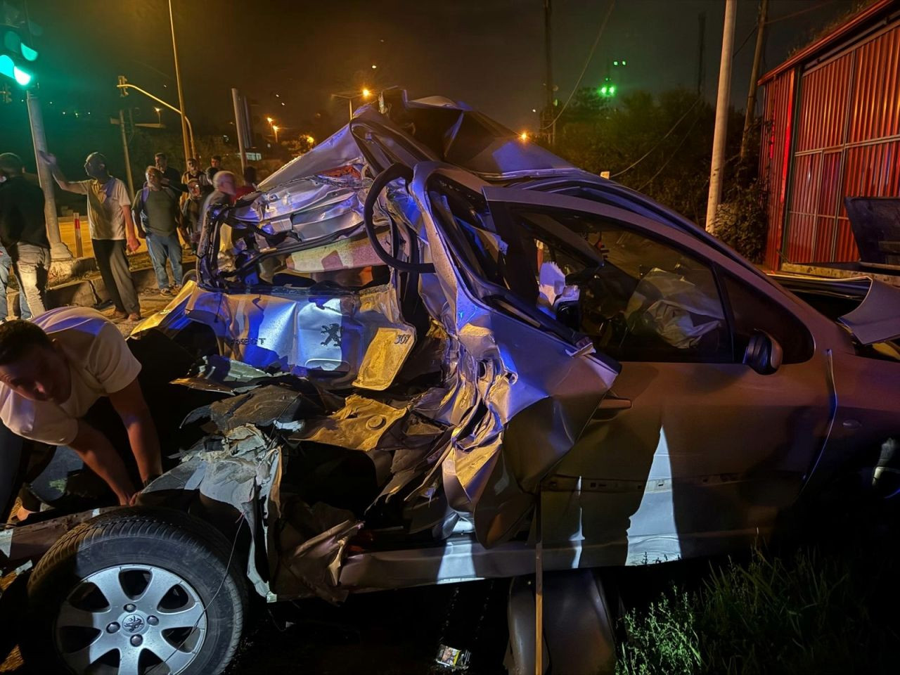 D-100’de Zincirleme Kaza: Otomobil Hurdaya Döndü, Sürücü Mucizevi Şeki - Sayfa 2