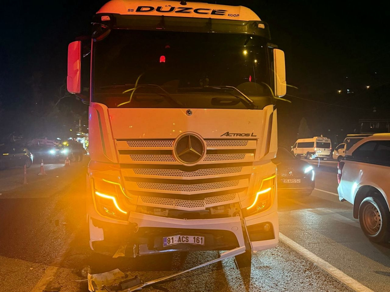 D-100’de Zincirleme Kaza: Otomobil Hurdaya Döndü, Sürücü Mucizevi Şeki - Sayfa 5