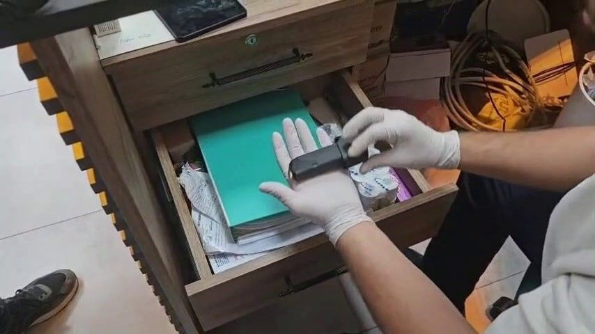 Sakarya'da Özel Harekat Destekli Silah Ve Sahte Alkol Operasyonu - Sayfa 1