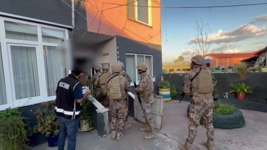 Sakarya'da Özel Harekat Destekli Silah Ve Sahte Alkol Operasyonu - Sayfa 2