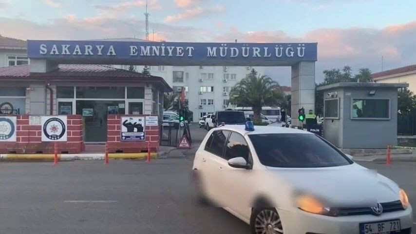 Sakarya'da Özel Harekat Destekli Silah Ve Sahte Alkol Operasyonu - Sayfa 3