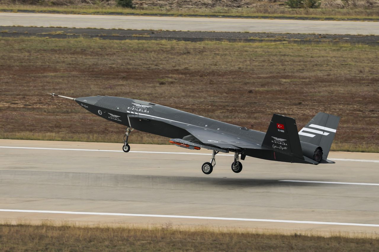 Bayraktar Kızılelma İlk Atış Testlerini Başarıyla Tamamladı - Sayfa 1