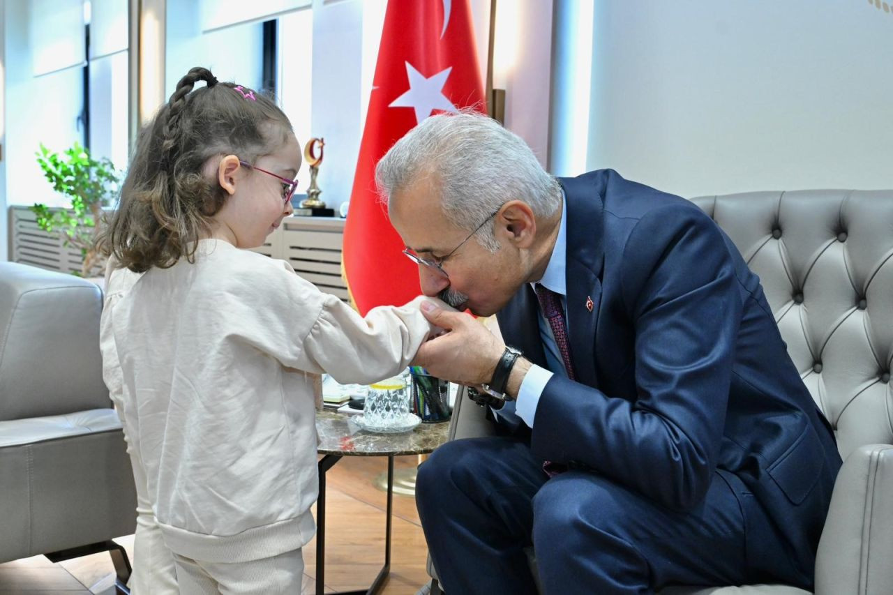 Bakan Uraloğlu'ndan Minik Havacılara Büyük Jest - Sayfa 7